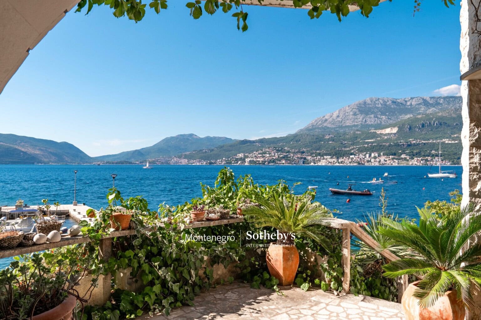 Waterside house Rose, Lustica