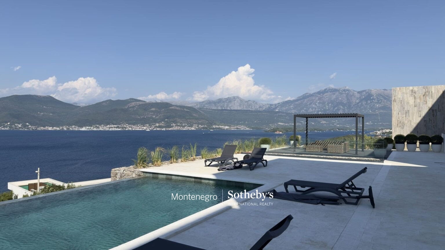 Modern 1bdr Apartment Krasici