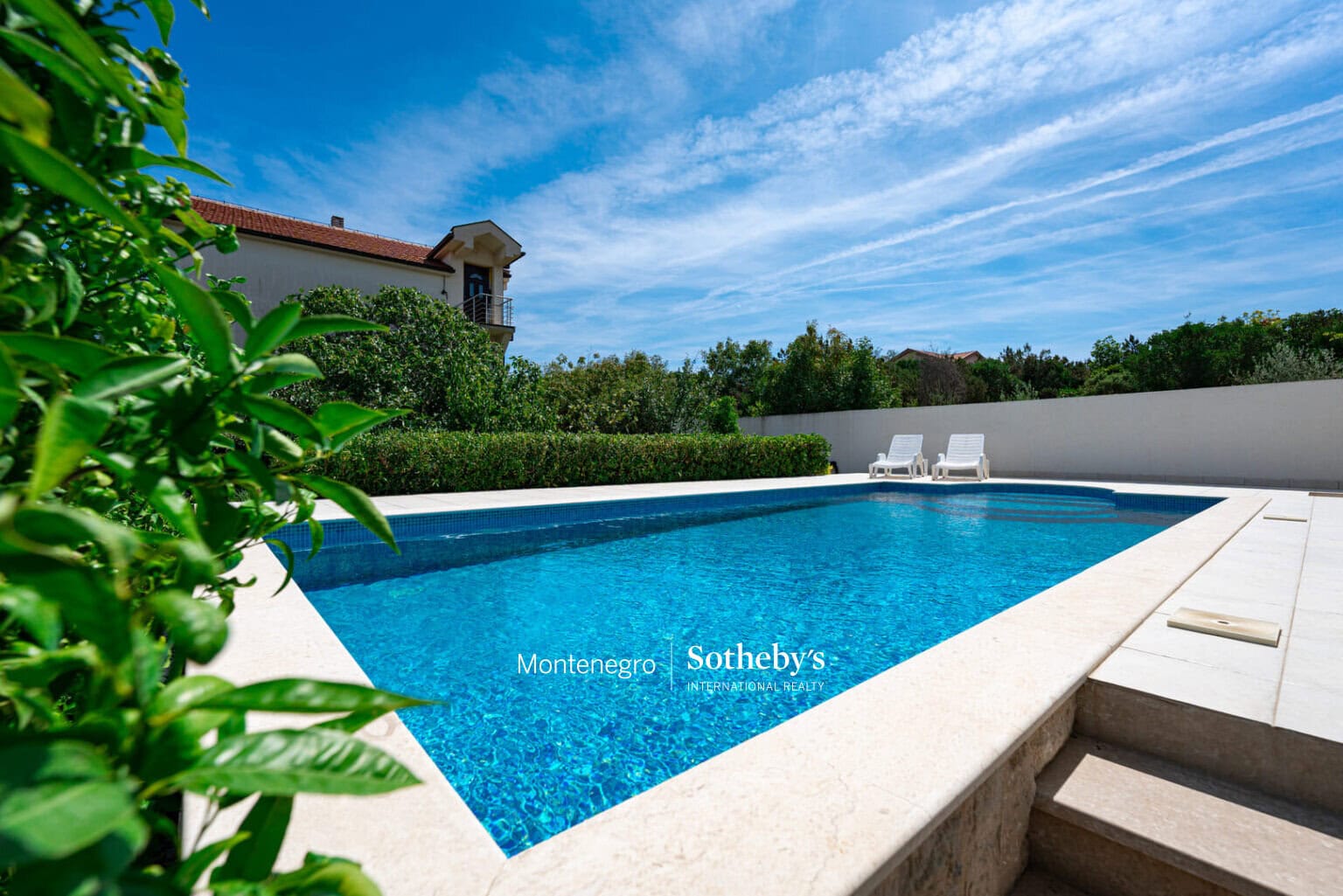 Charming Villa With Swimming Pool