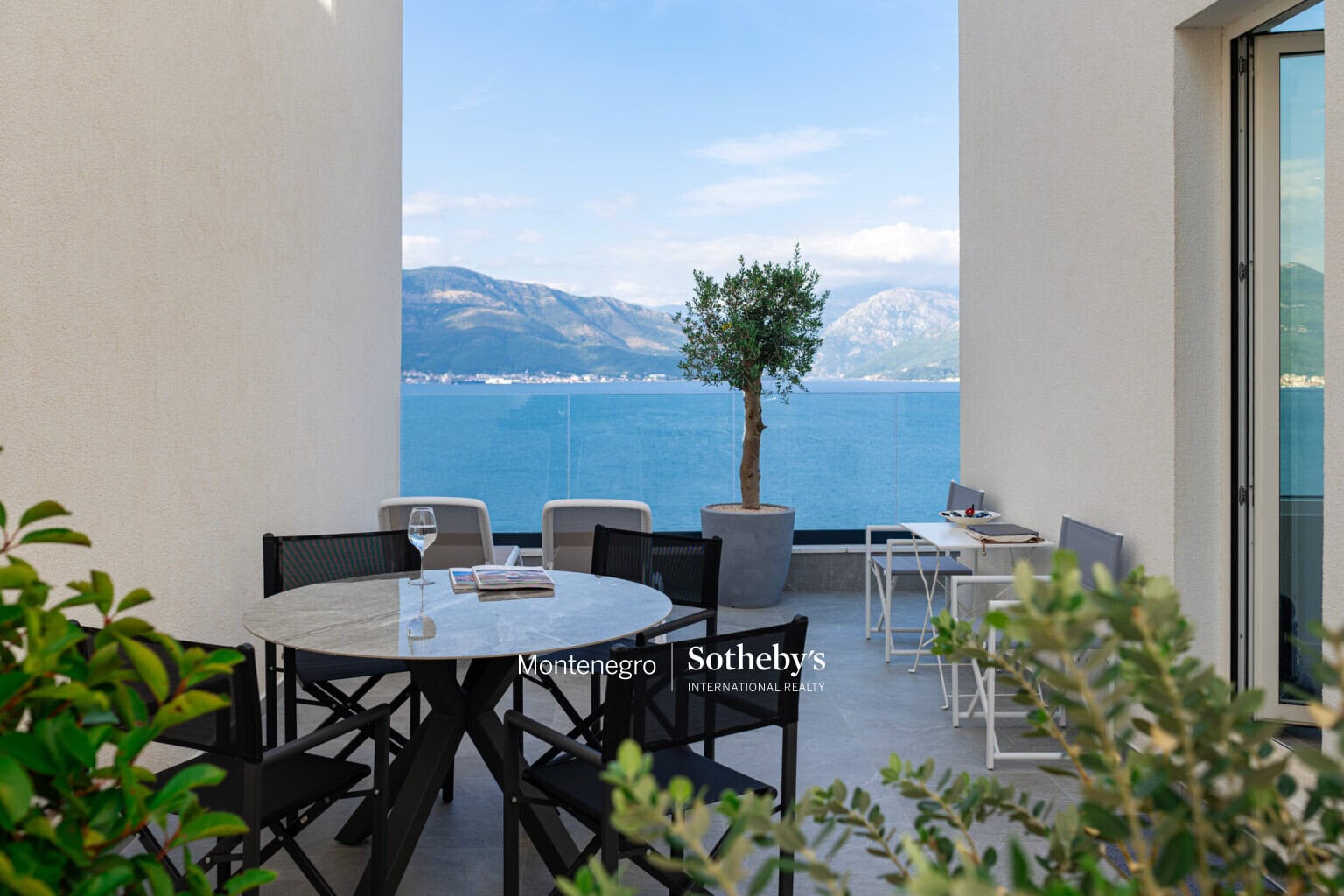 Luxury Sea-View Apartment for Rent,Krasici