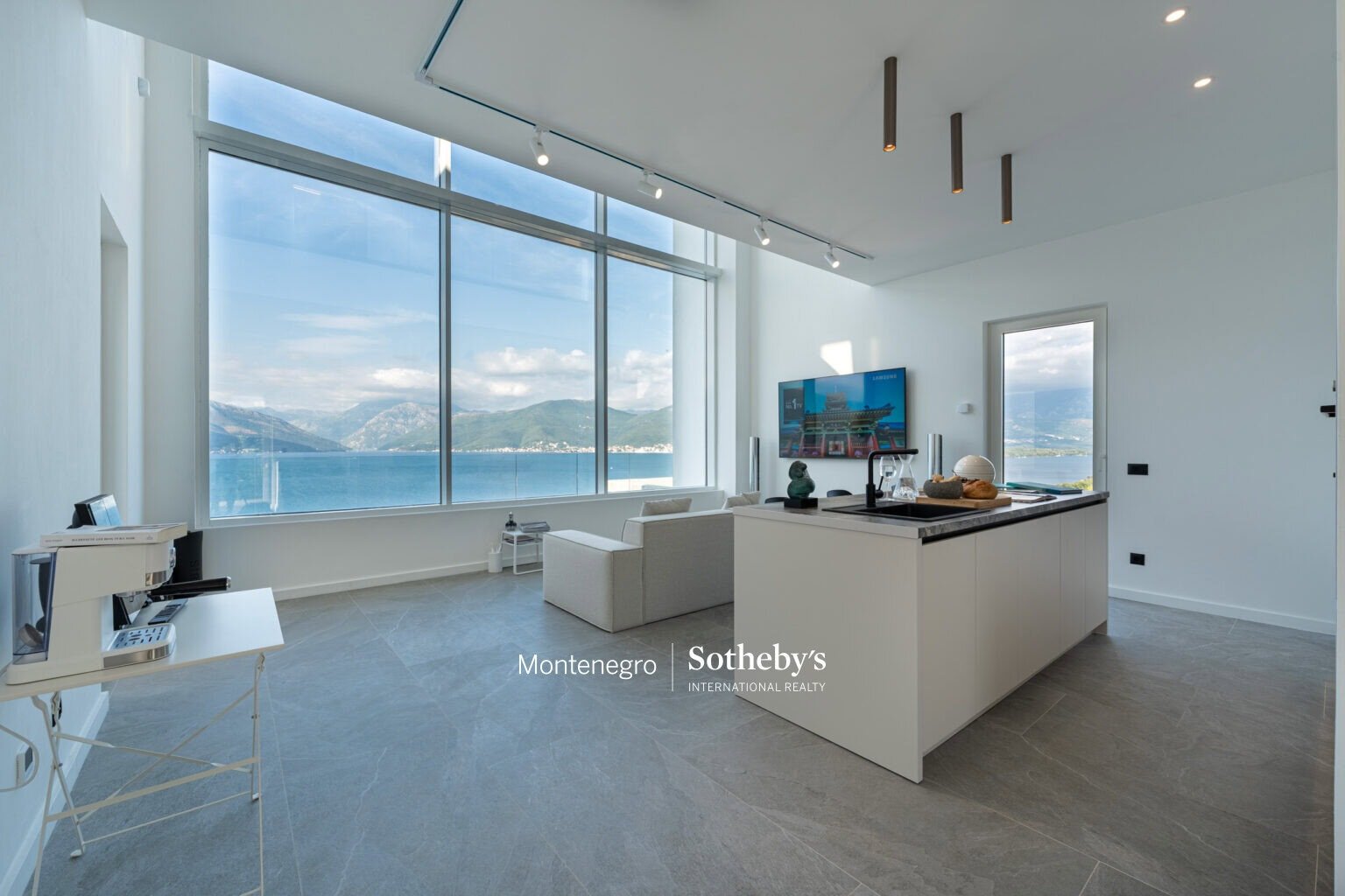 Luxury Sea-View Apartment for Rent,Krasici