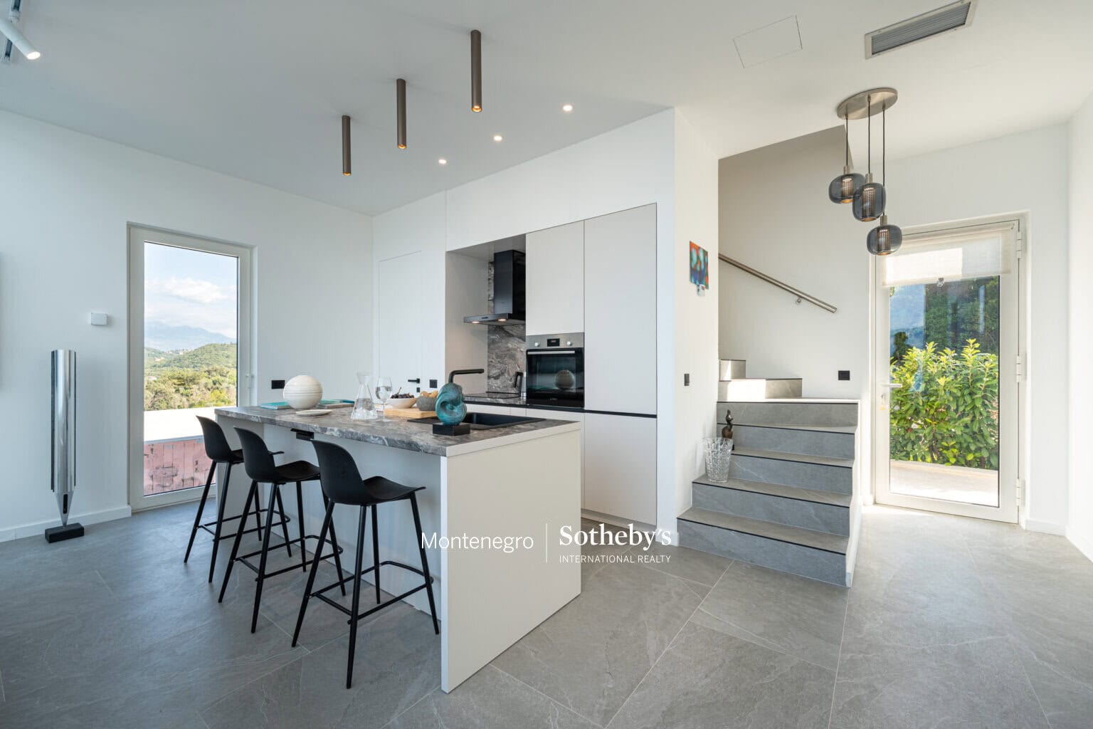 Luxury Sea-View Apartment for Rent,Krasici