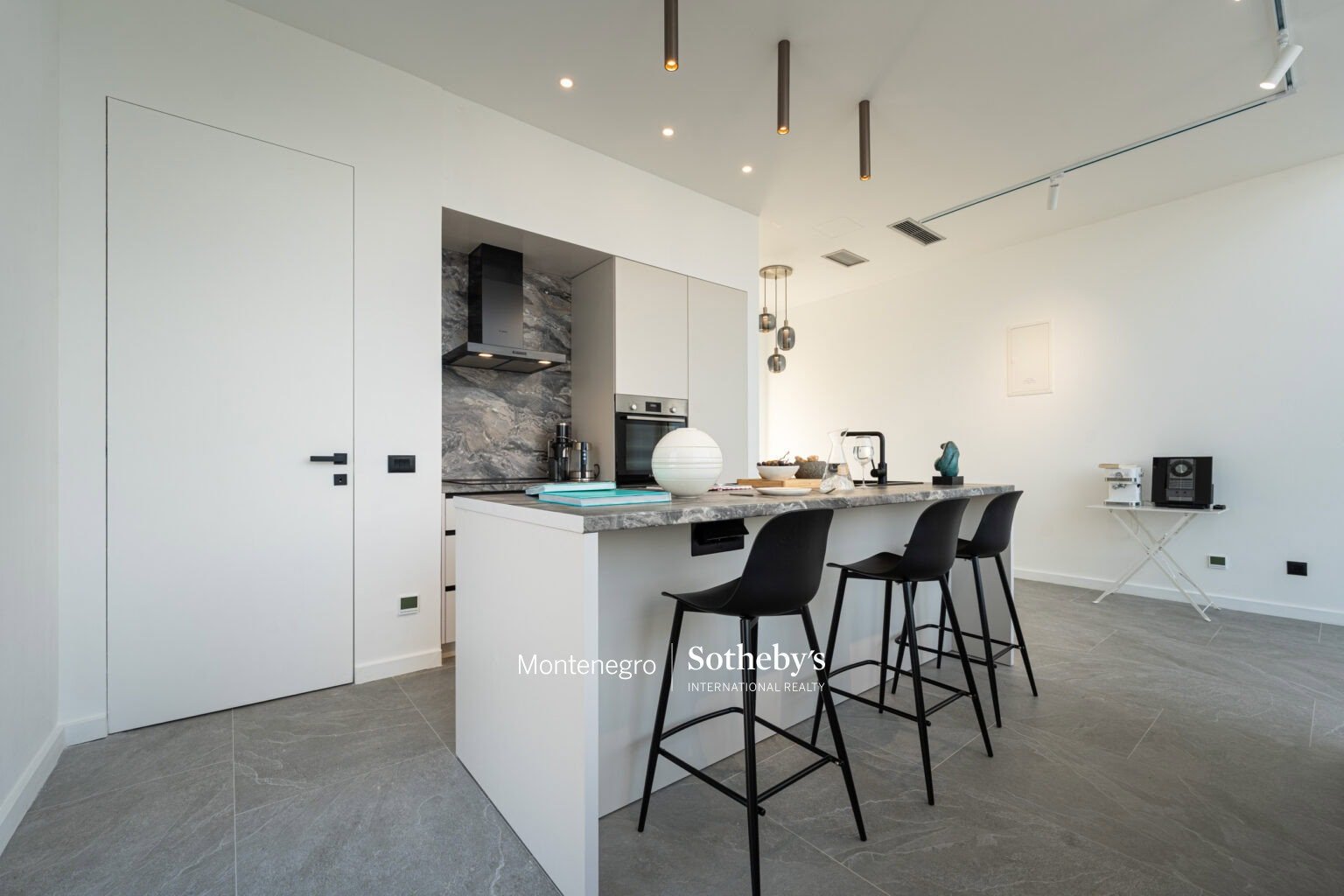 Luxury Sea-View Apartment for Rent,Krasici
