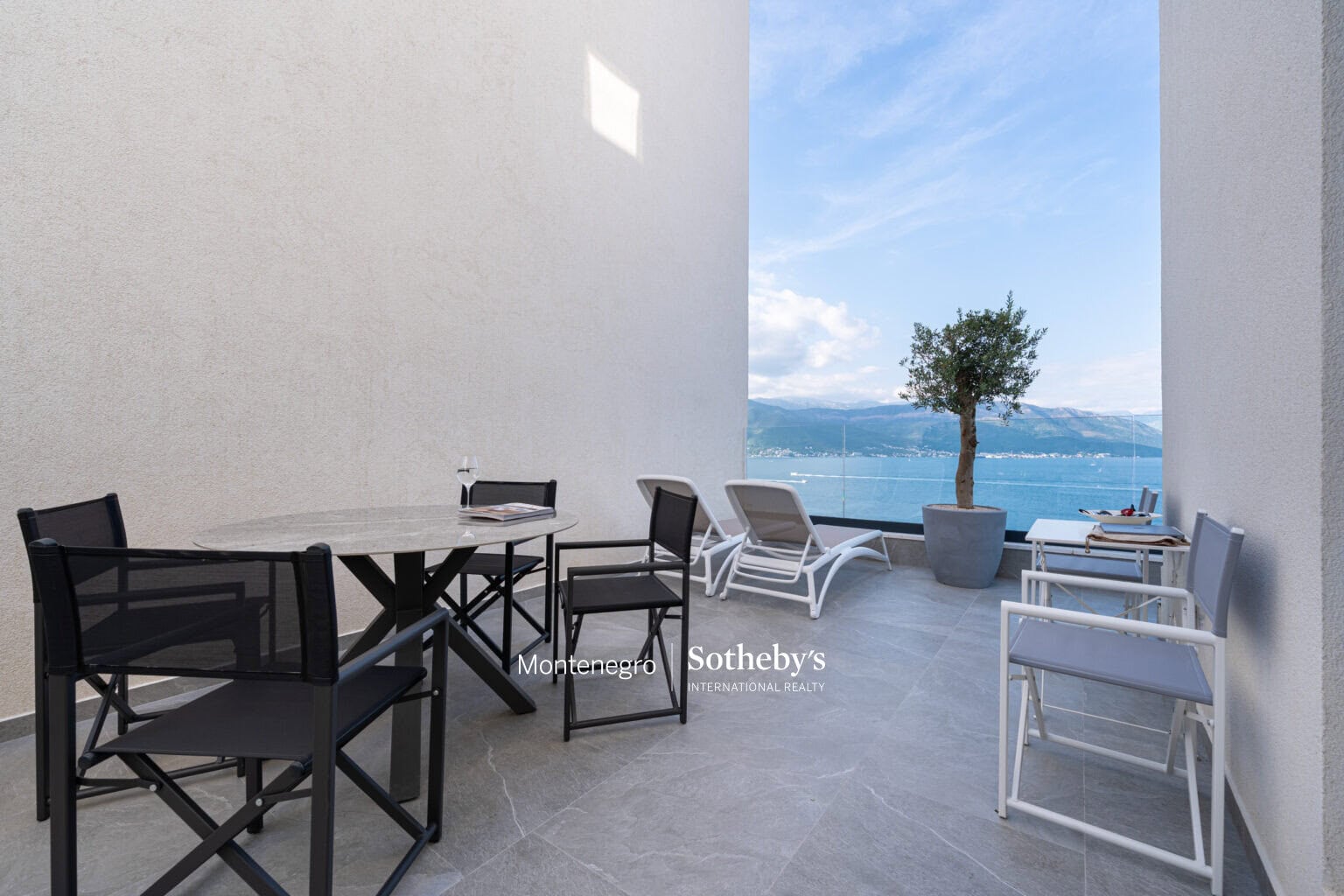 Luxury Sea-View Apartment for Rent,Krasici
