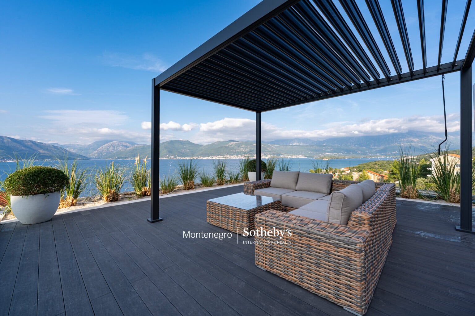 Luxury Sea-View Apartment for Rent,Krasici