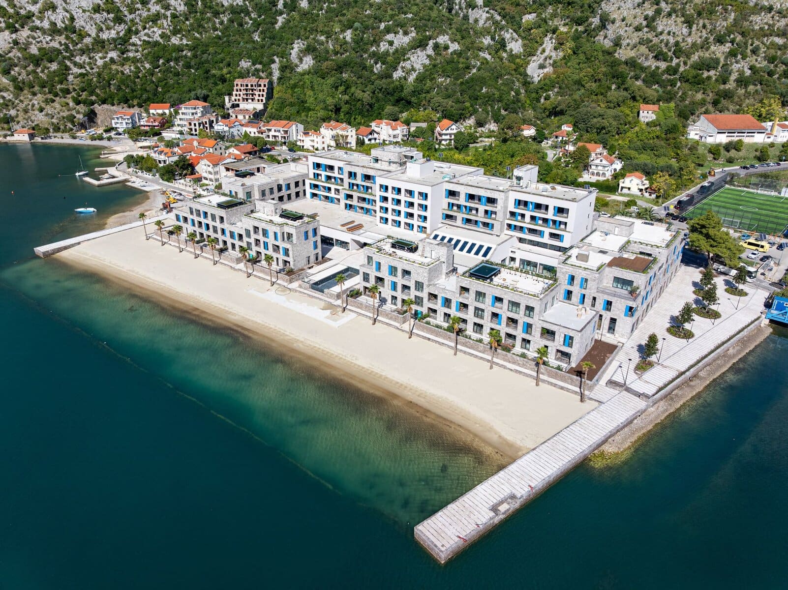 Movenpick 3bdr Waterfront Apartment