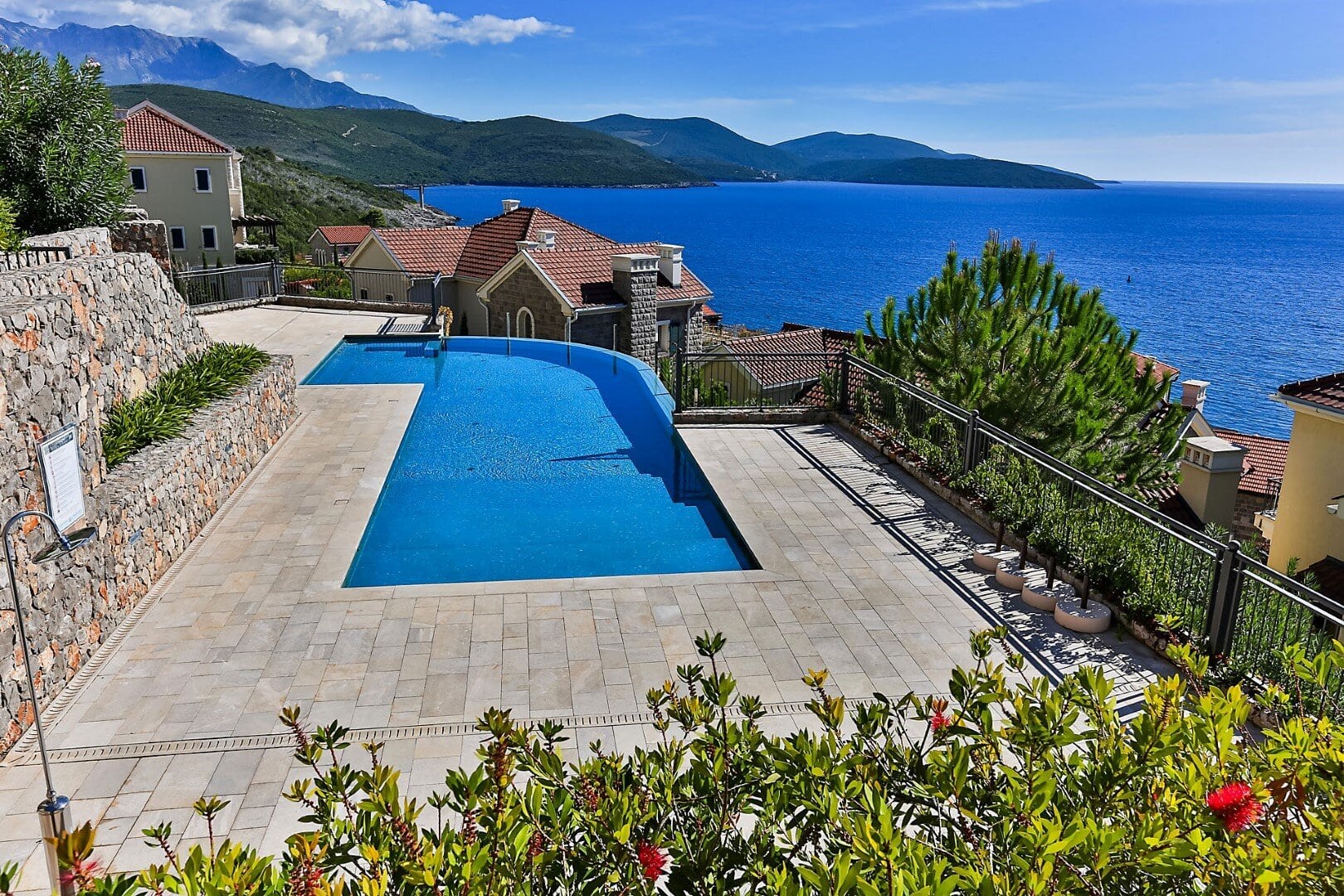 Furnished 2 bedroom Apartment Lustica Bay