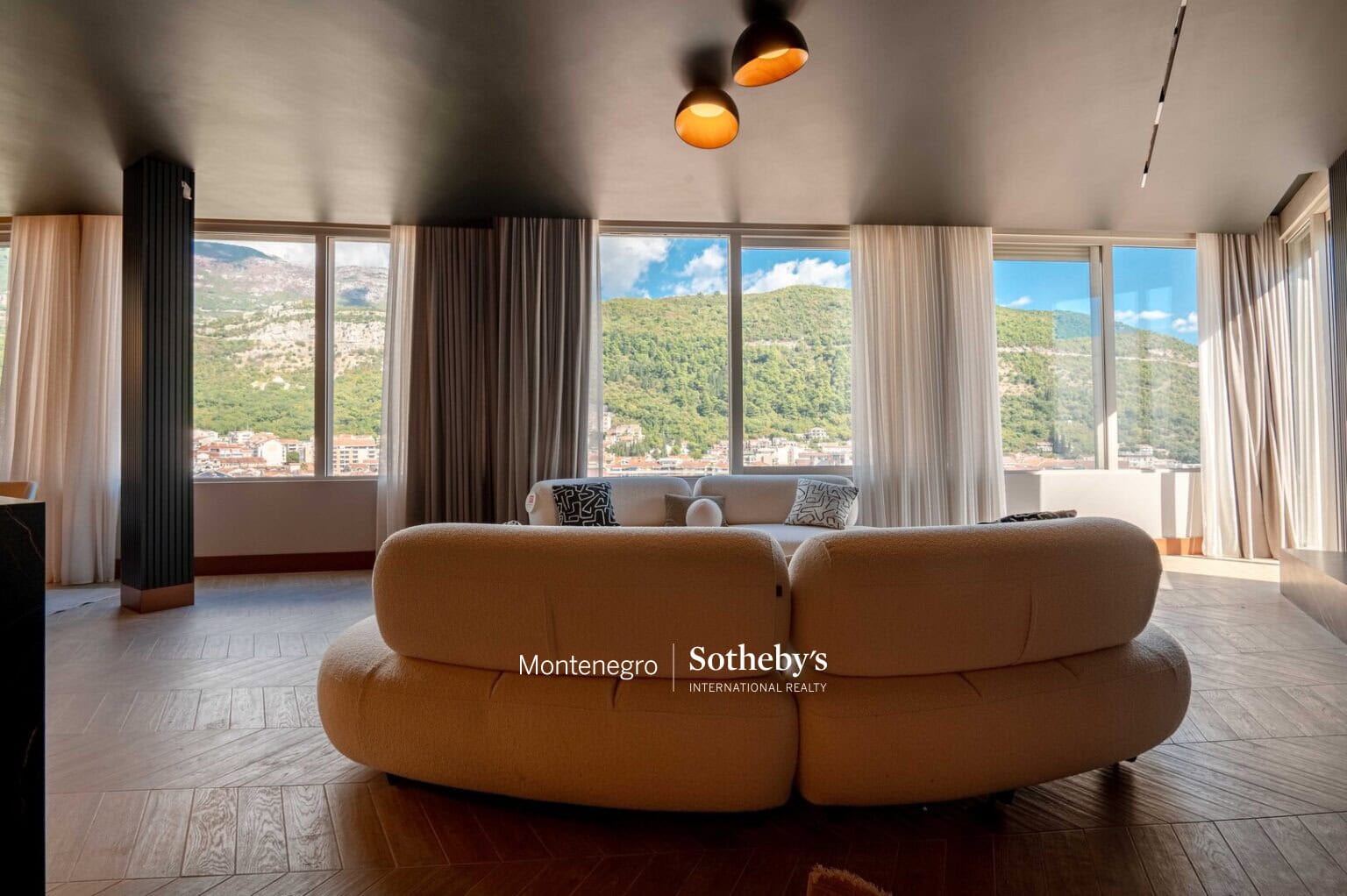 Luxury 3bdr Penthouse