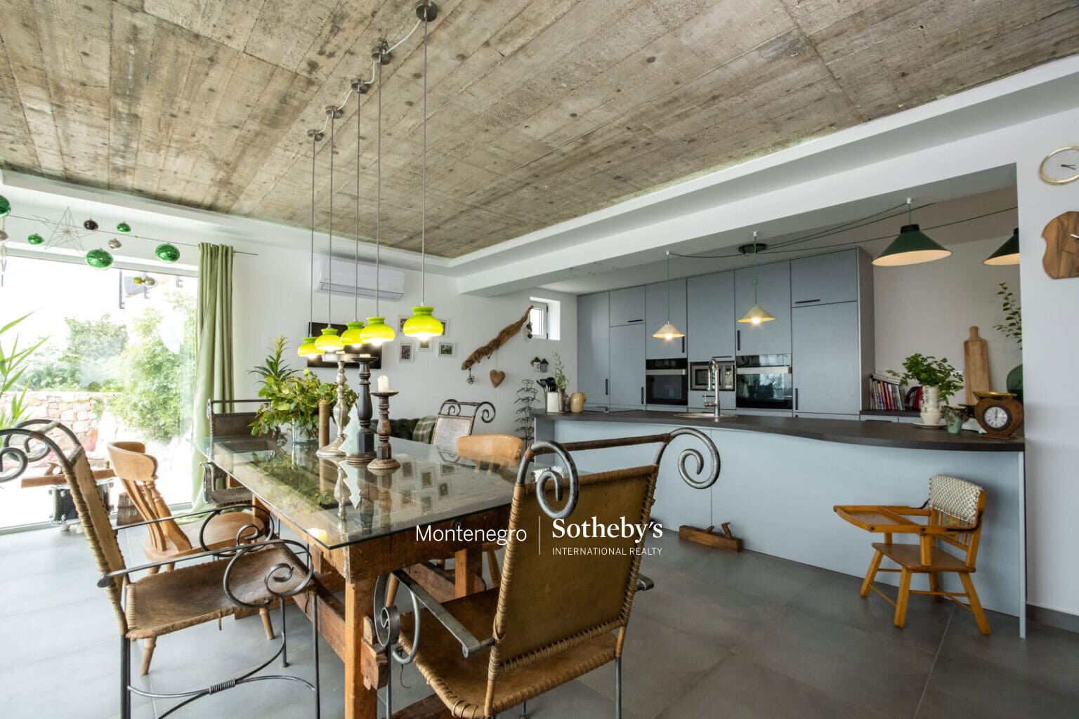 Contemporary estate Klinci
