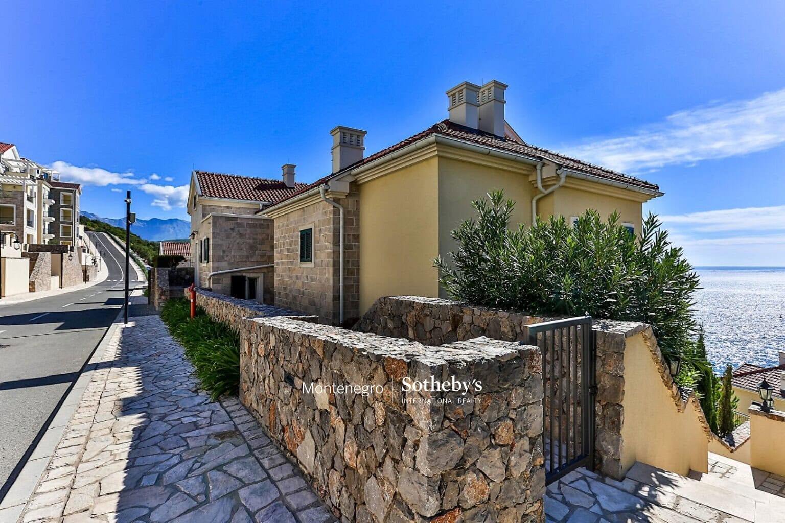 Furnished 2 bedroom Apartment Lustica Bay