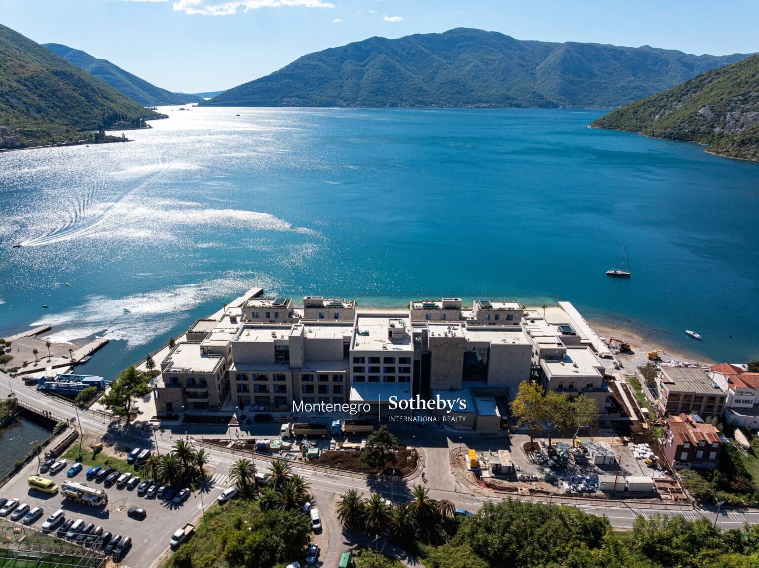 Movenpick 3bdr Waterfront Apartment