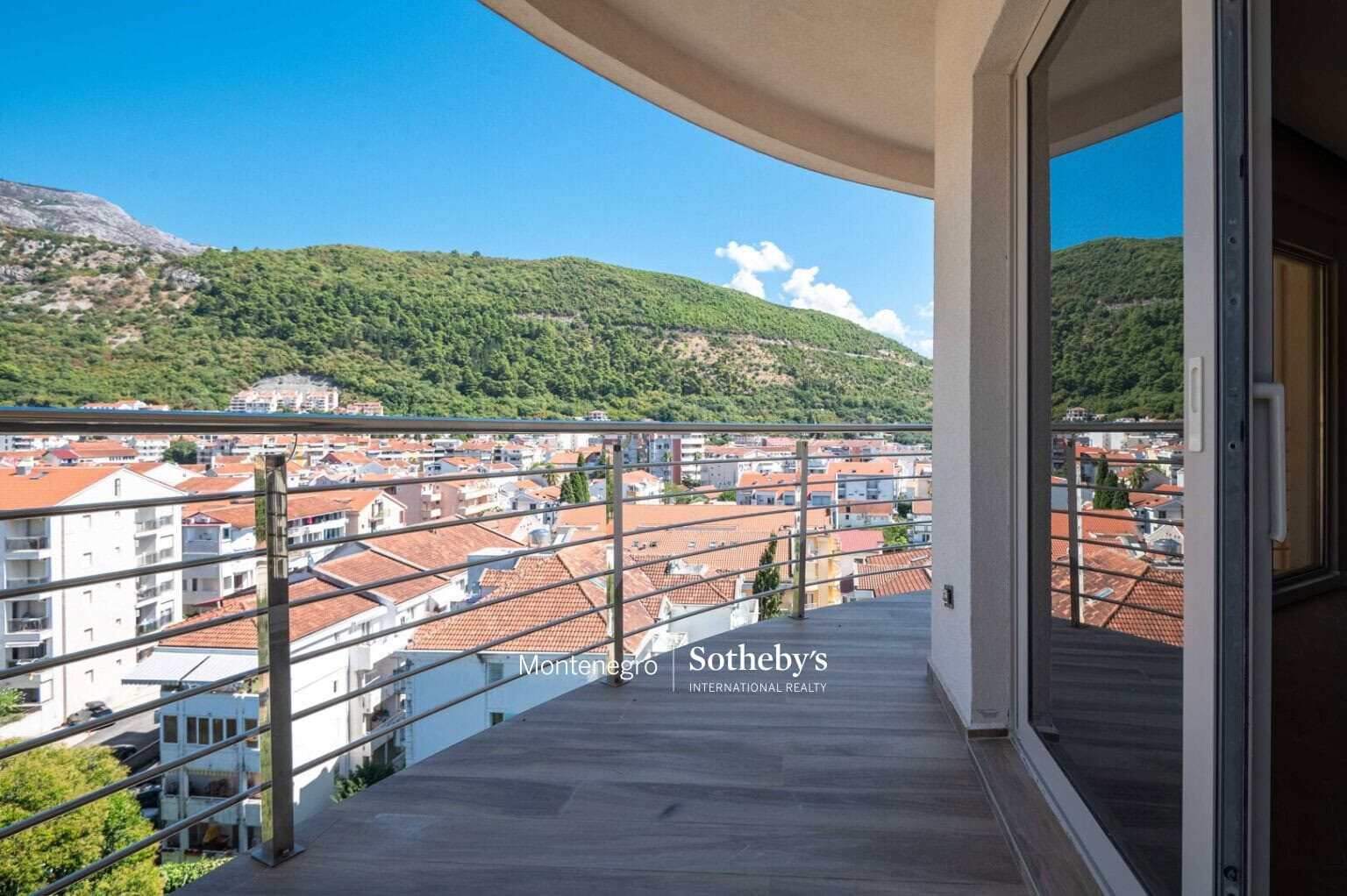 Luxury 3bdr Penthouse