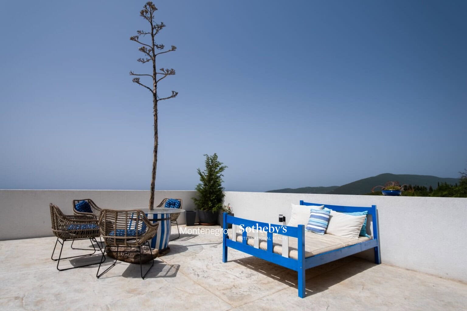 Contemporary estate Klinci