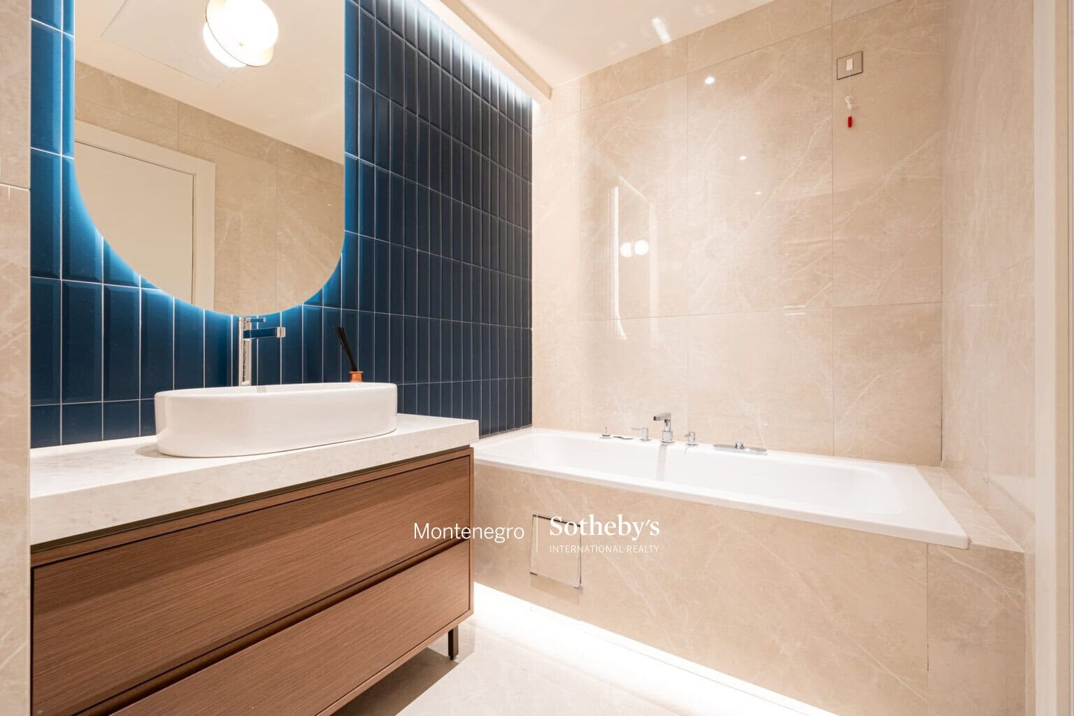 Movenpick 3bdr Waterfront Apartment