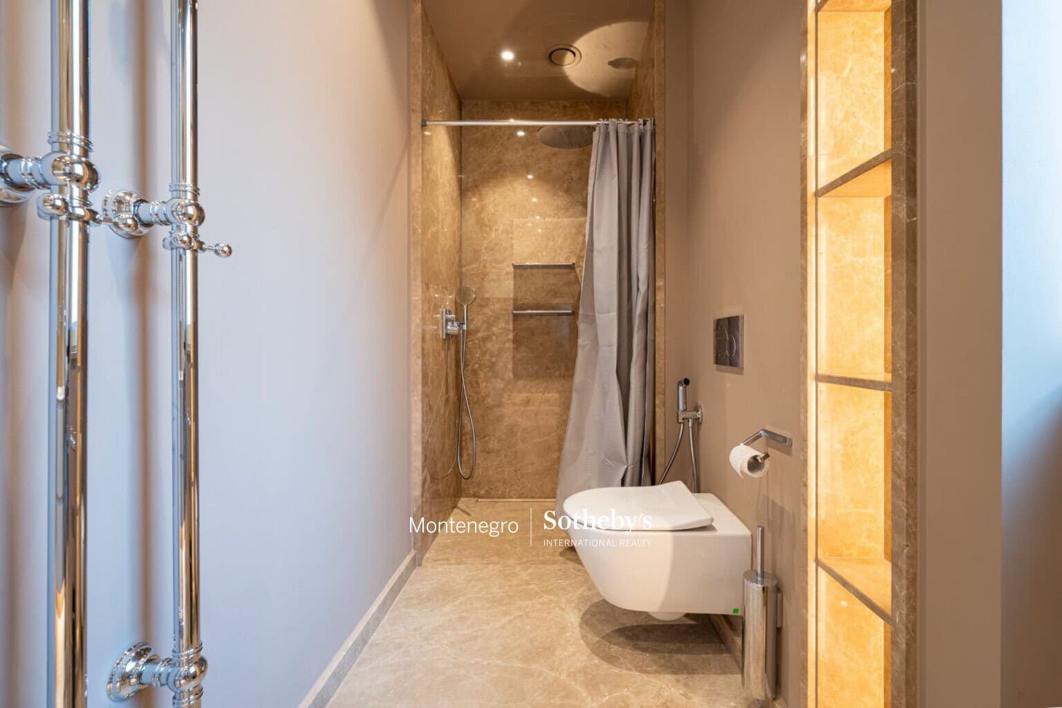 Zeta 3bdr Penthouse