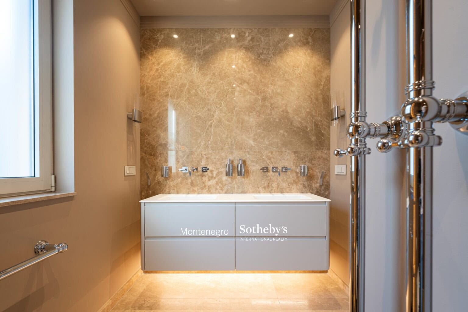 Zeta 3bdr Penthouse