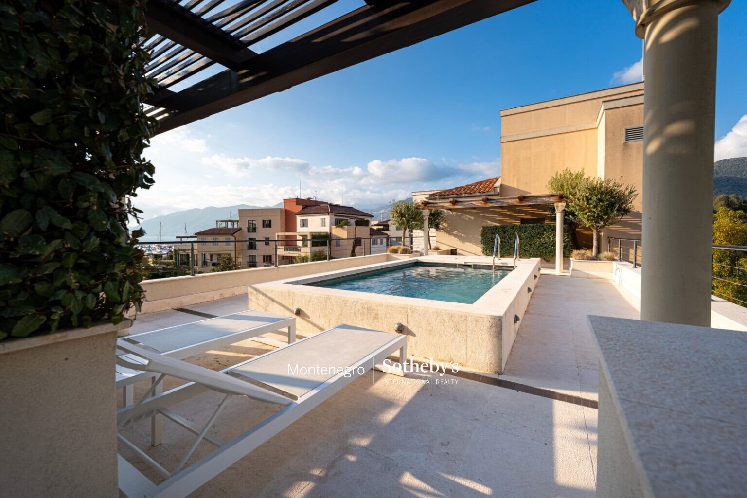 Zeta 3bdr Penthouse