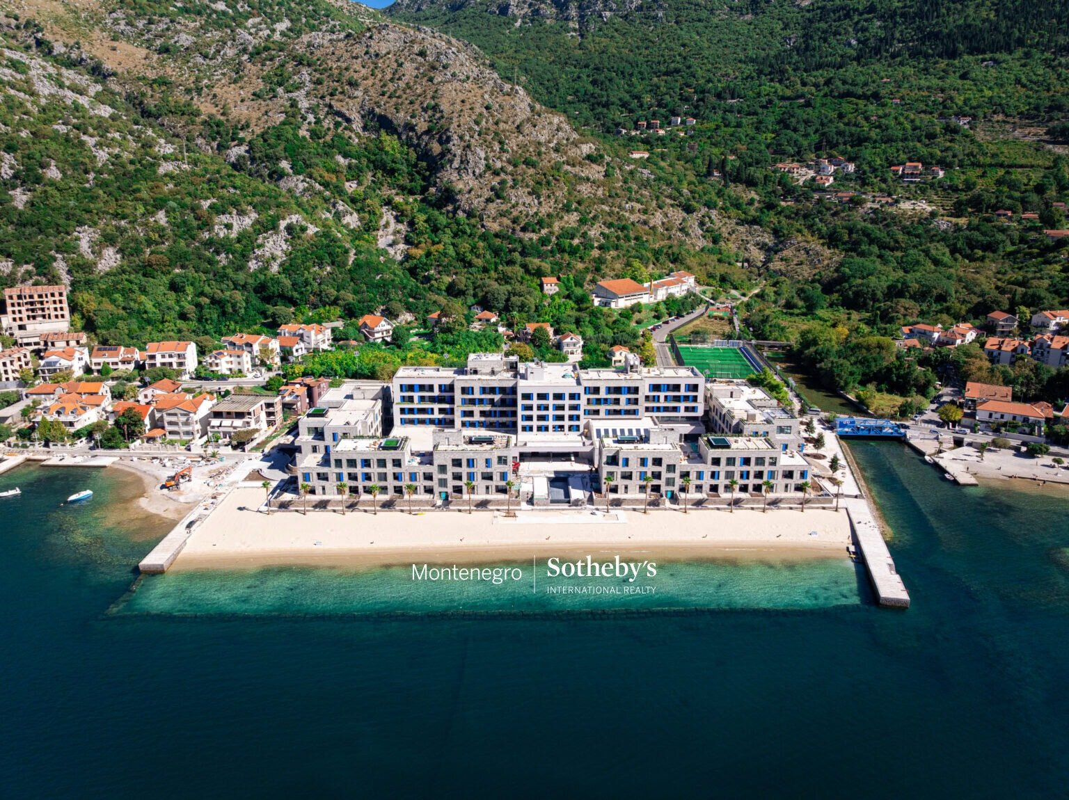 Waterfront One-bedroom Apartment Risan