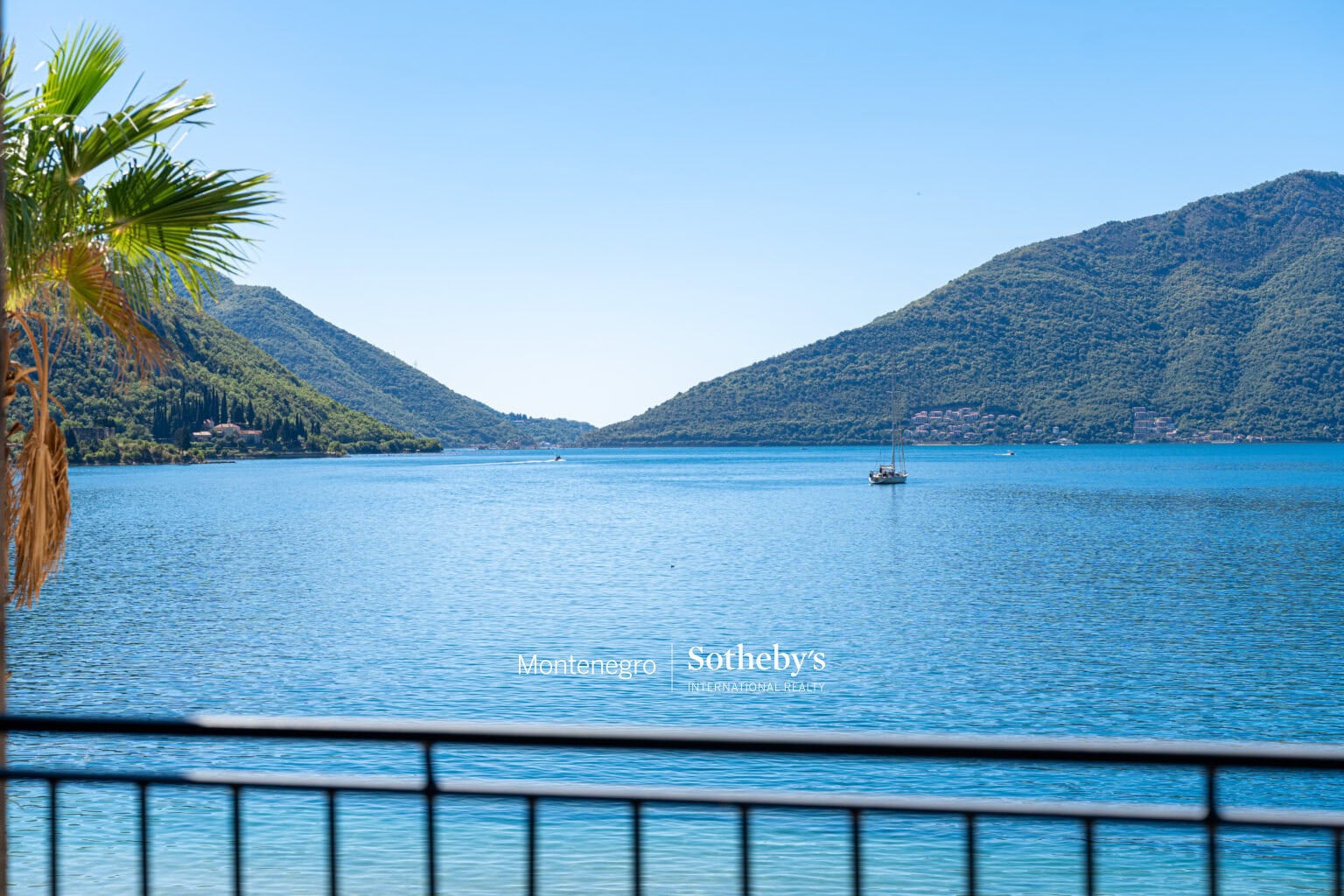 Waterfront One-bedroom Apartment Risan