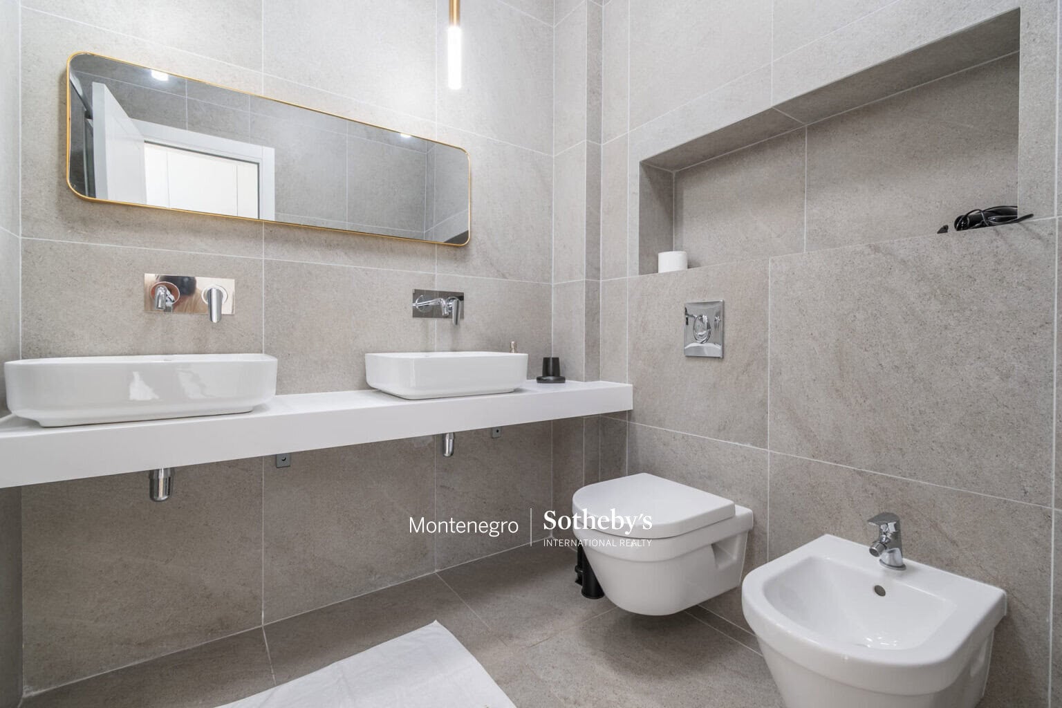 Modern Townhouse with private pool