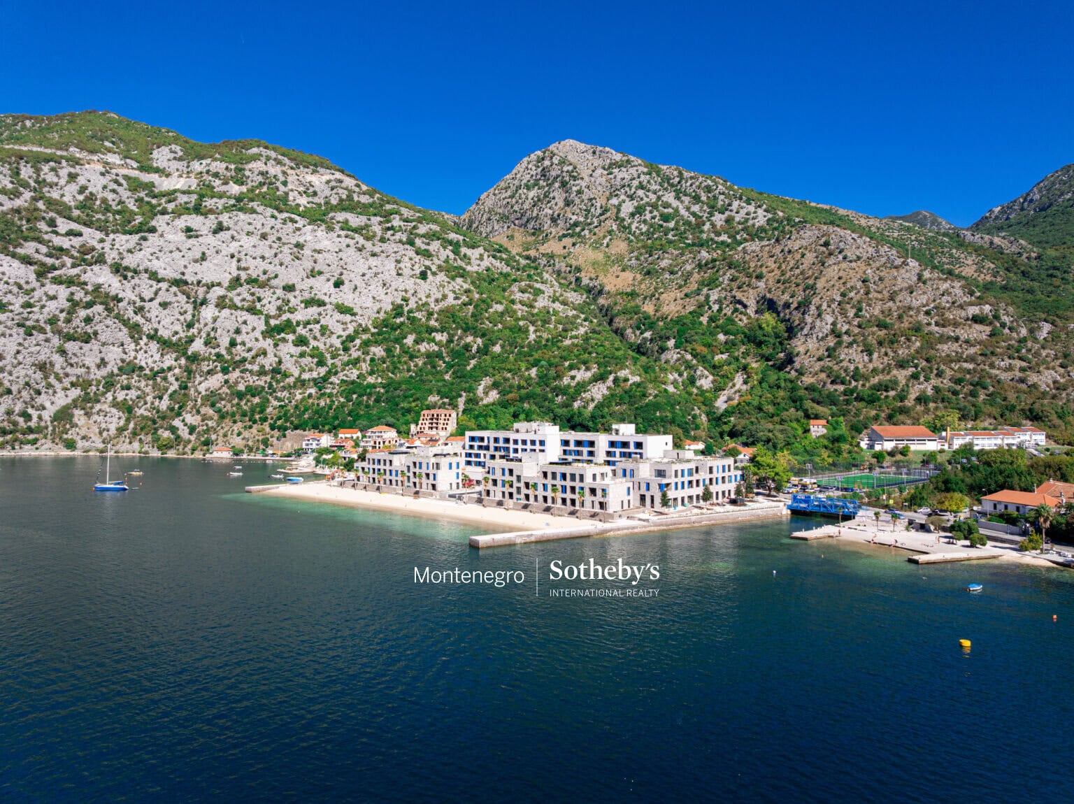 Waterfront One-bedroom Apartment Risan