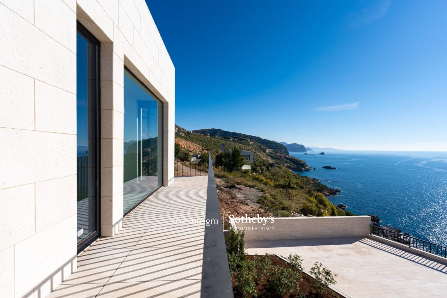 Cliffiside villa Skocidjevojka