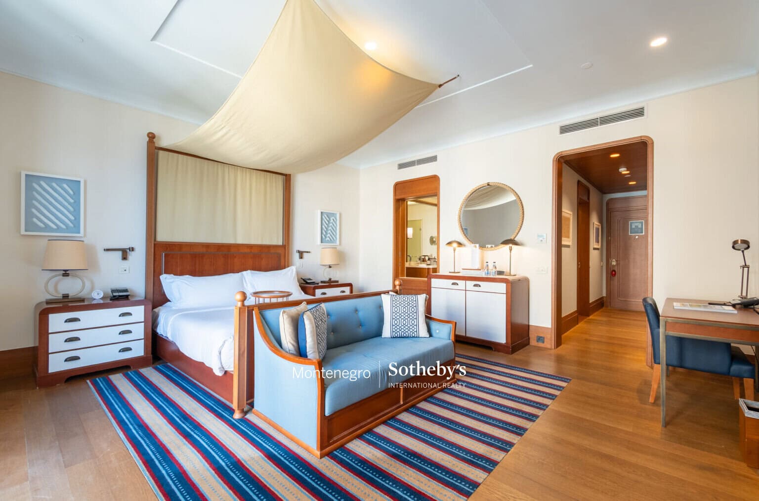 Exclusive Regent Waterfront Three-bedroom Apartment