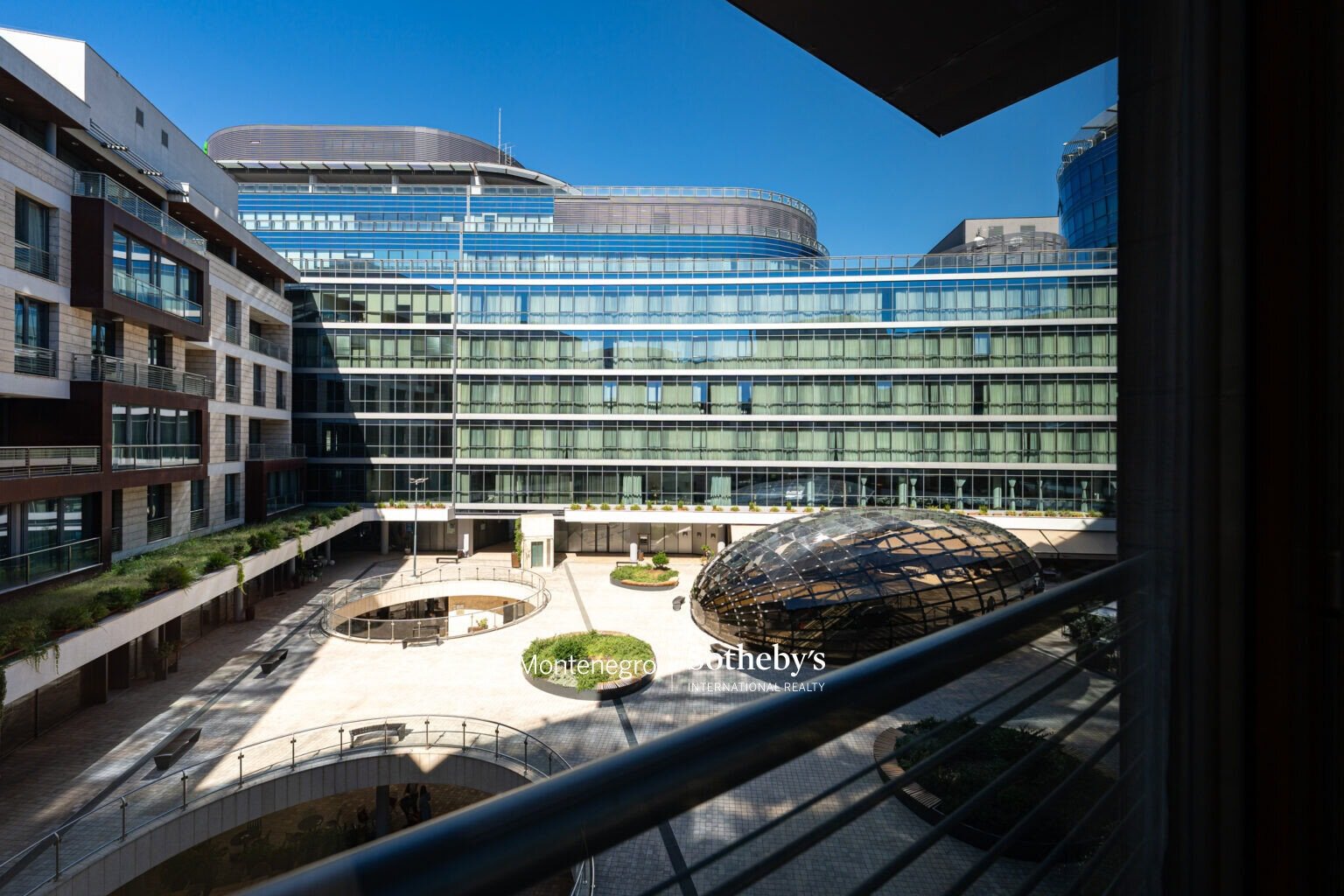 Capital Plaza Three-bedroom Apartment