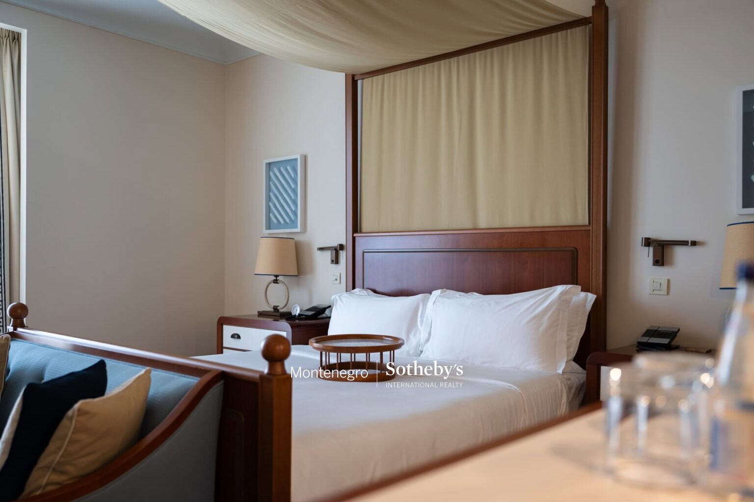 Exclusive Regent Waterfront Three-bedroom Apartment