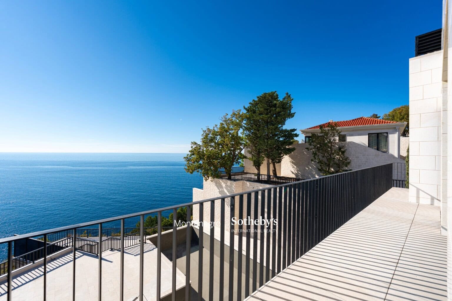 Cliffiside villa Skocidjevojka