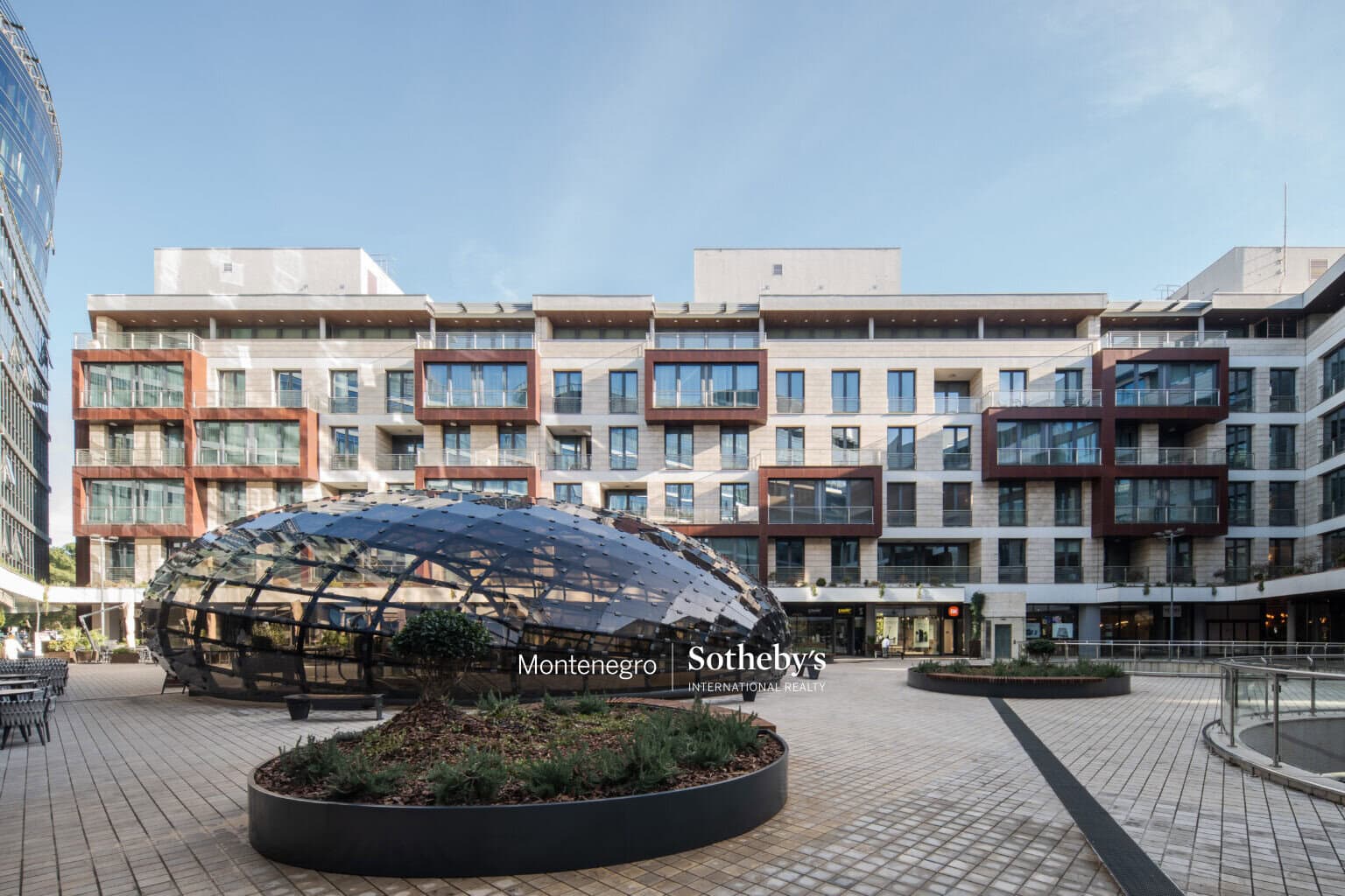 Capital Plaza Three-bedroom Apartment