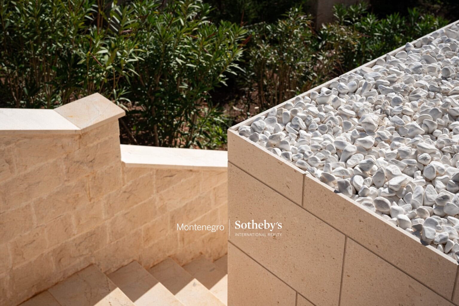 Cliffiside villa Skocidjevojka