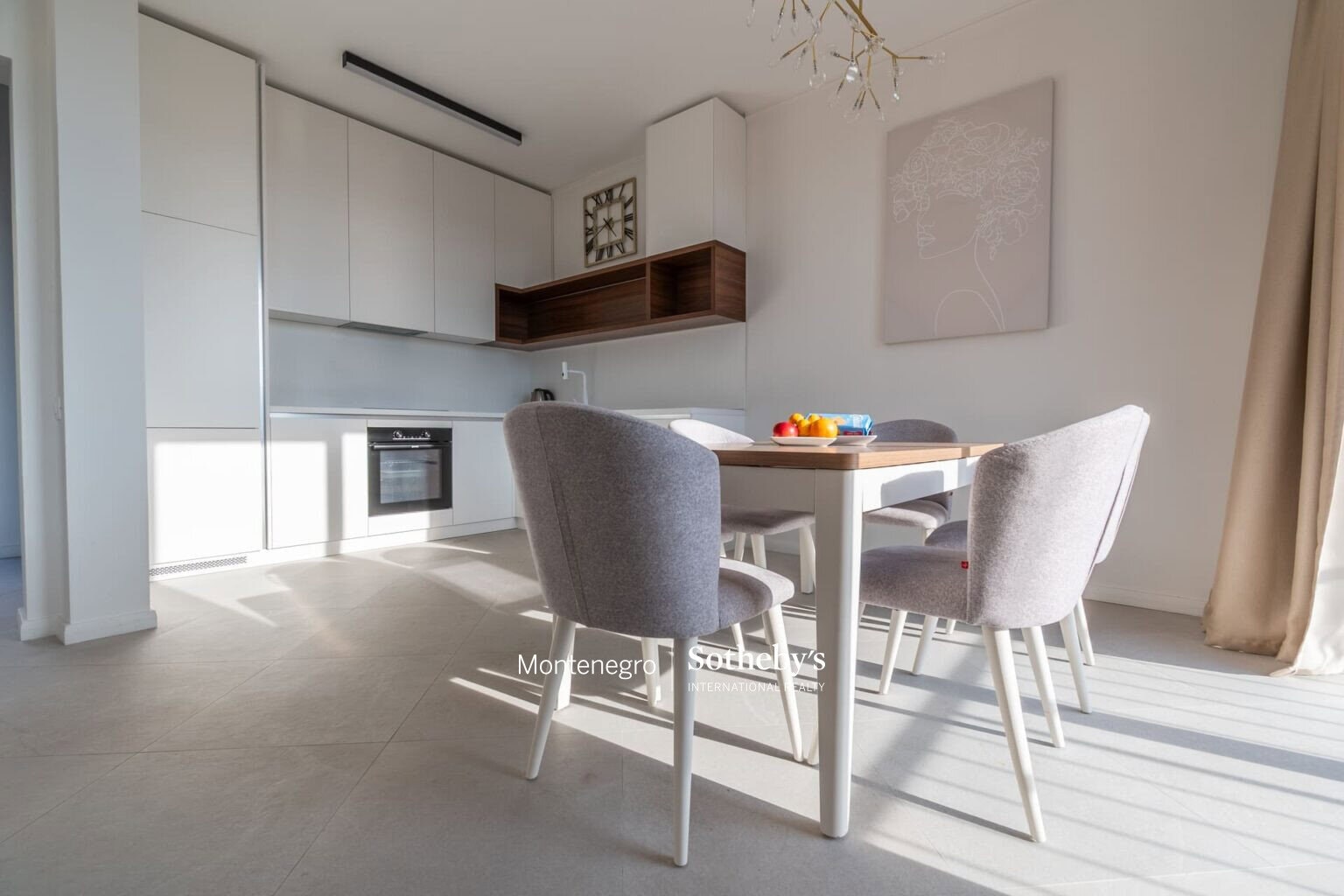 Modern Townhouse with private pool