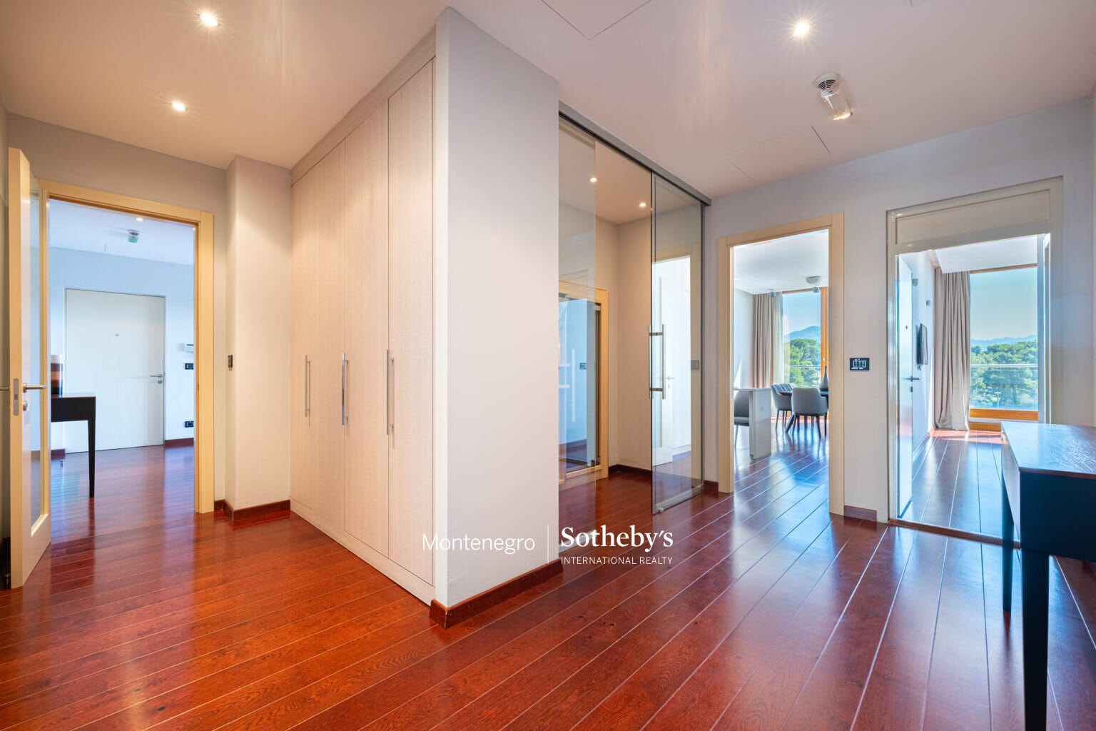 Capital Plaza Three-bedroom Apartment