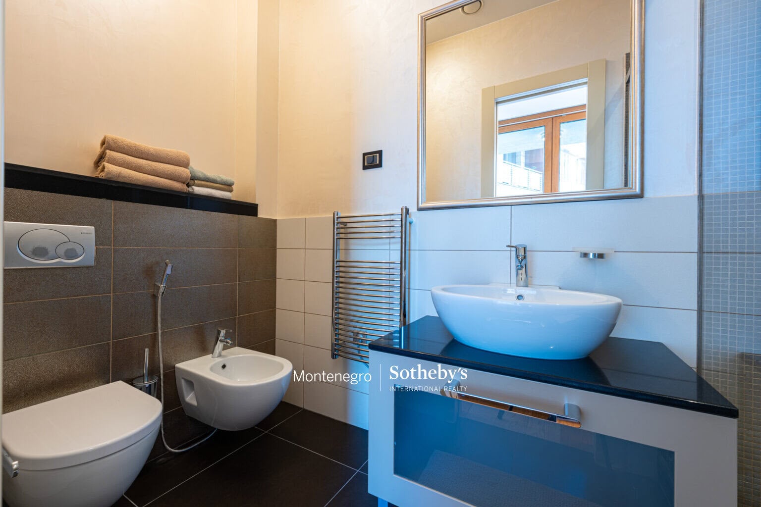 Capital Plaza One-Bedroom Apartment