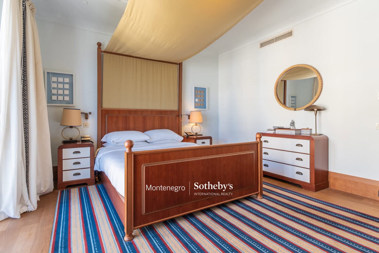 Exclusive Regent Waterfront Three-bedroom Apartment