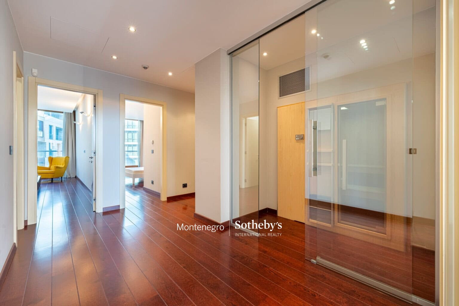 Capital Plaza Three-bedroom Apartment