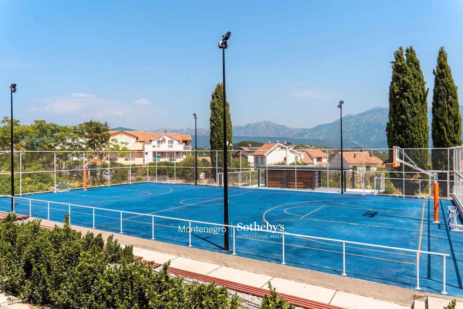 Centrale Two Bedroom Apartment