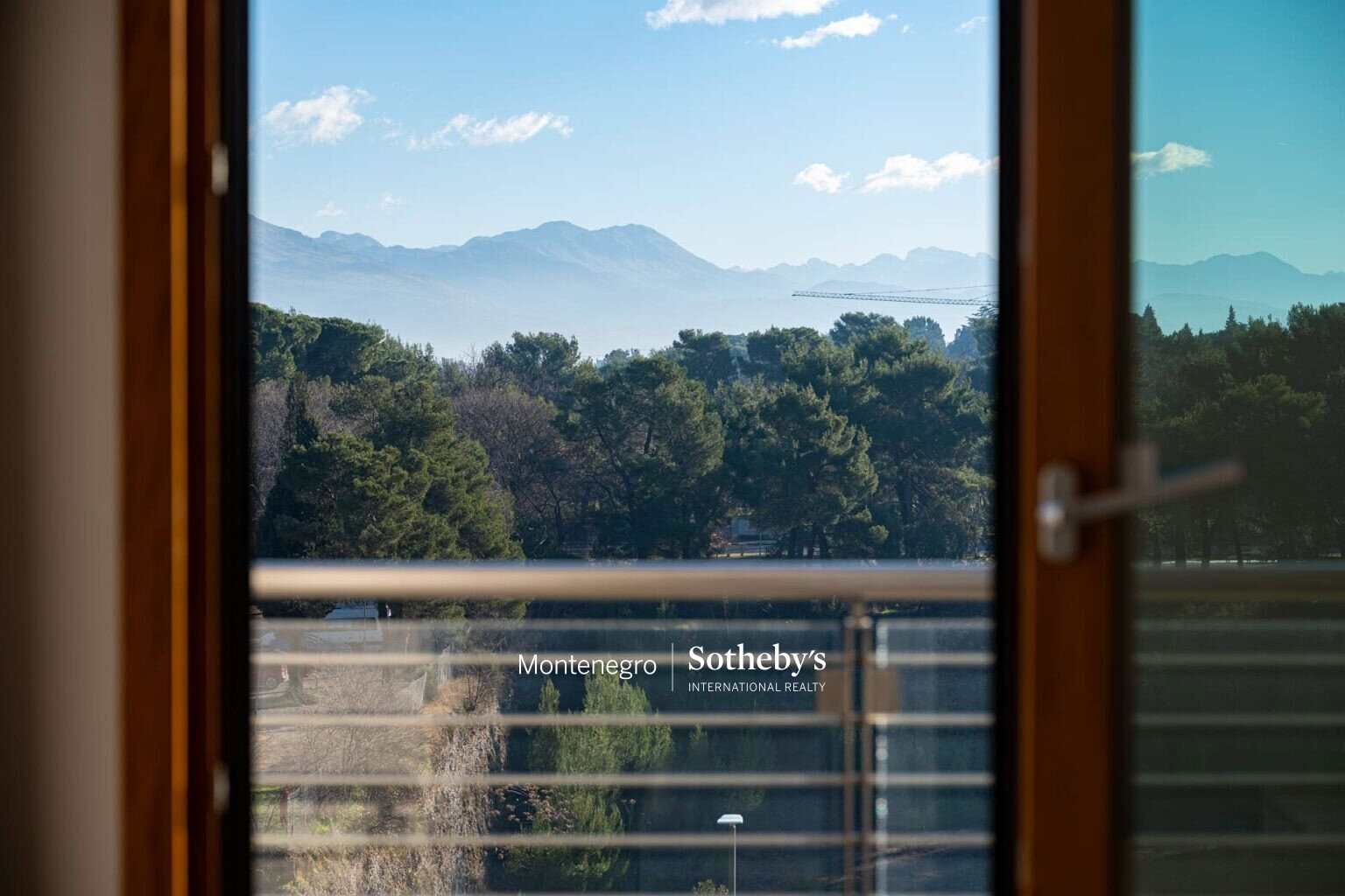 Capital Plaza Three-bedroom Apartment