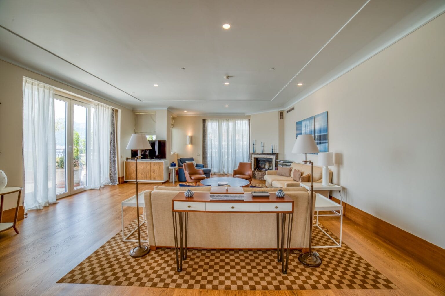 Exclusive Waterfront Regent Penthouse