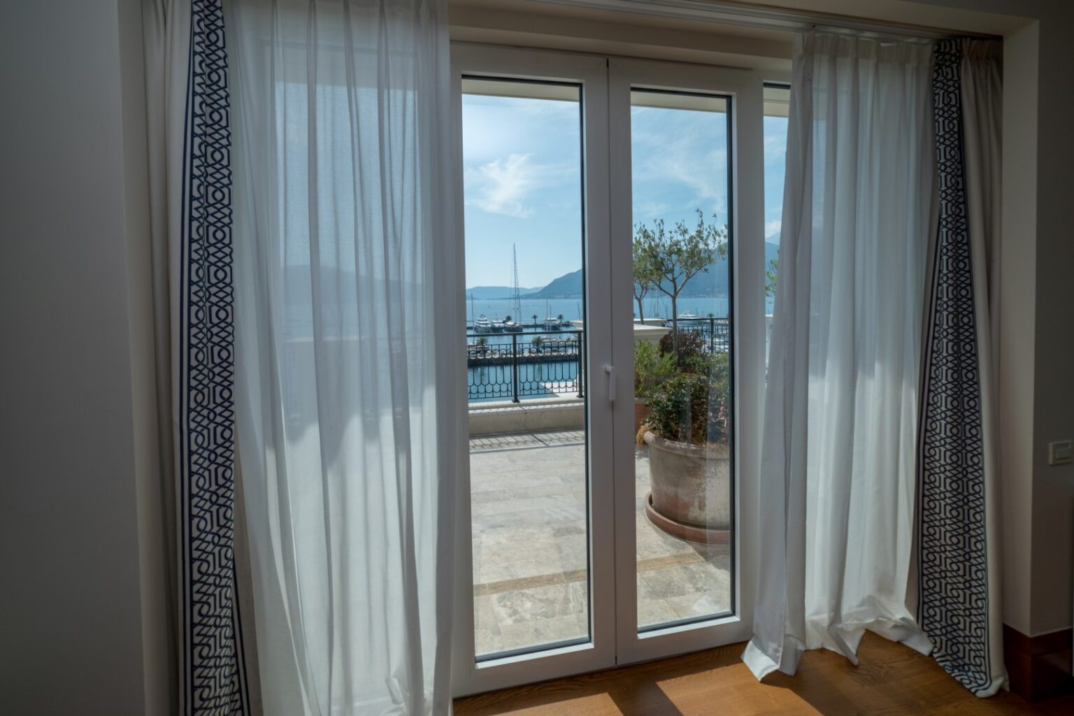 Exclusive Waterfront Regent Penthouse