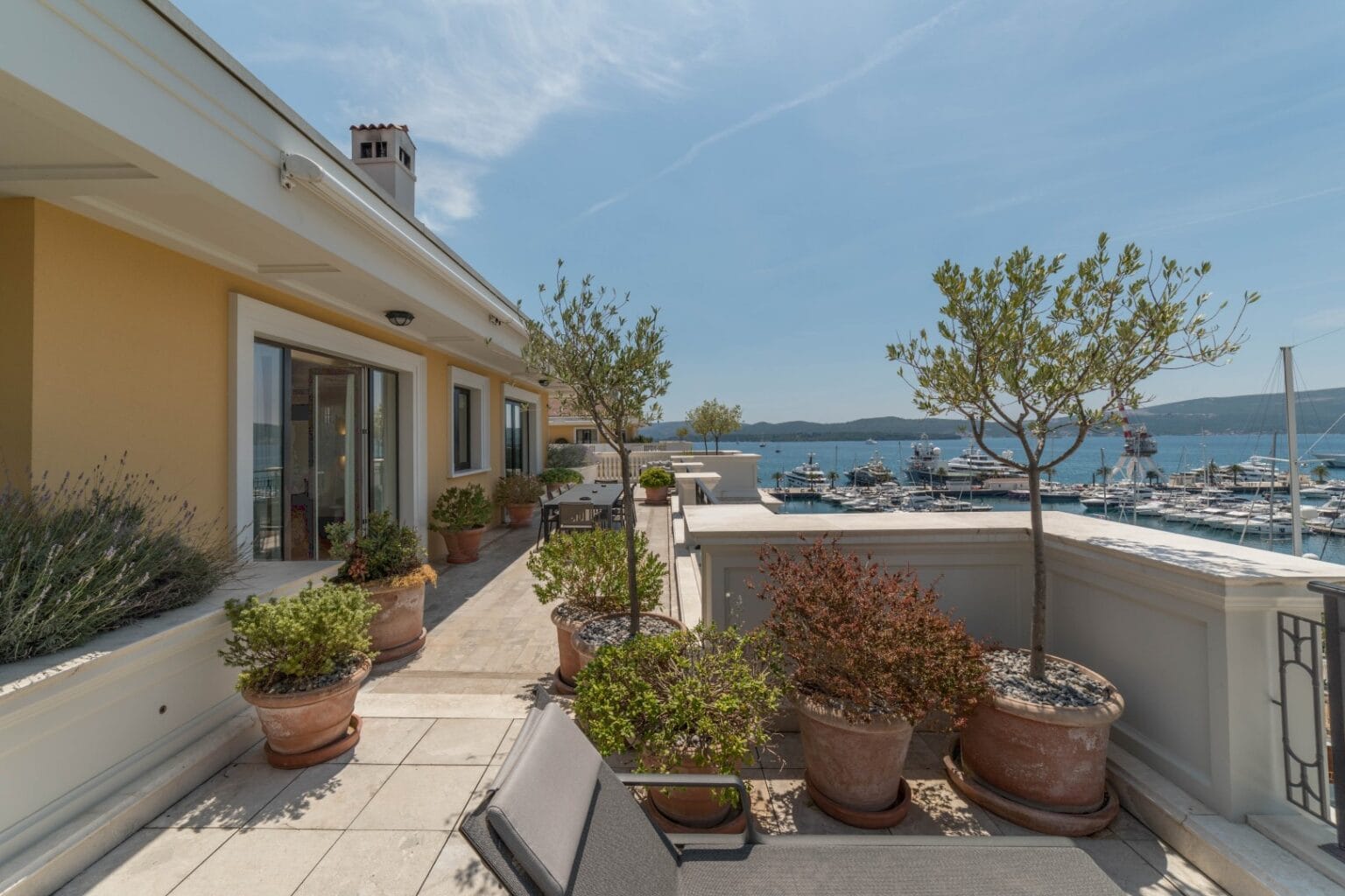 Exclusive Waterfront Regent Penthouse