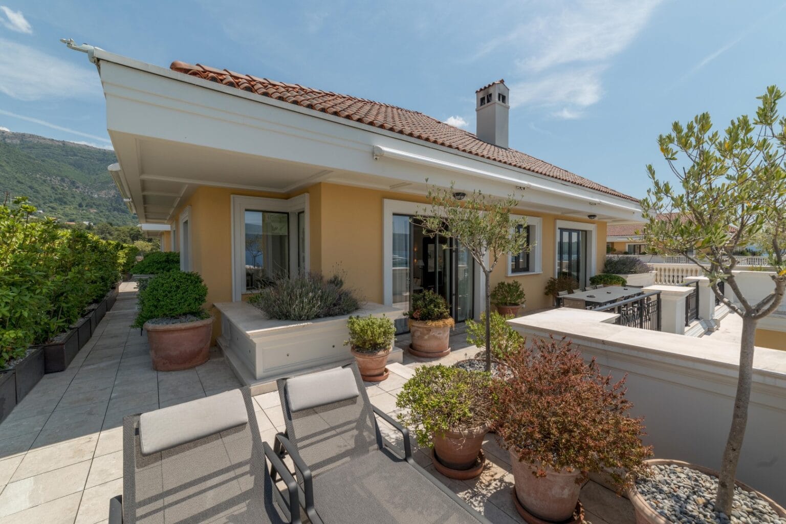 Exclusive Waterfront Regent Penthouse