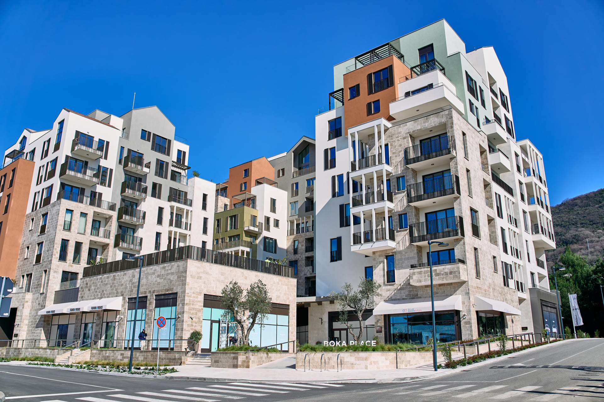 Two-bedroom penthouse in the Alba building, part of the new mixed complex Boka Place in Porto Montenegro.