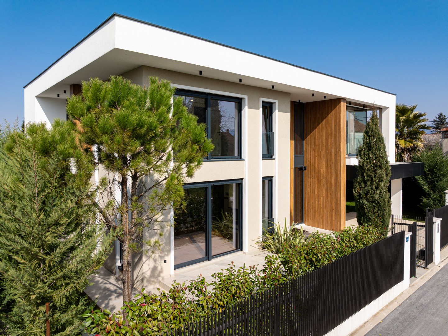 Modern Four Bedroom Villa Podgorica