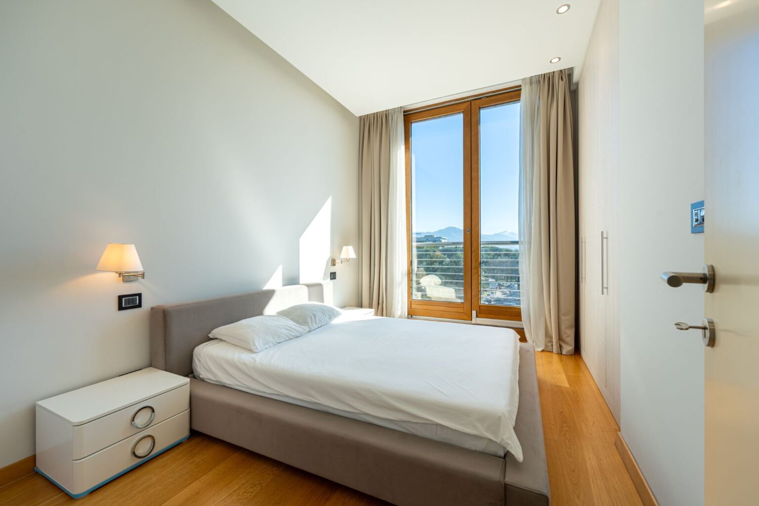 Capital Plaza Furnished Two-bedroom Apartment for Rent