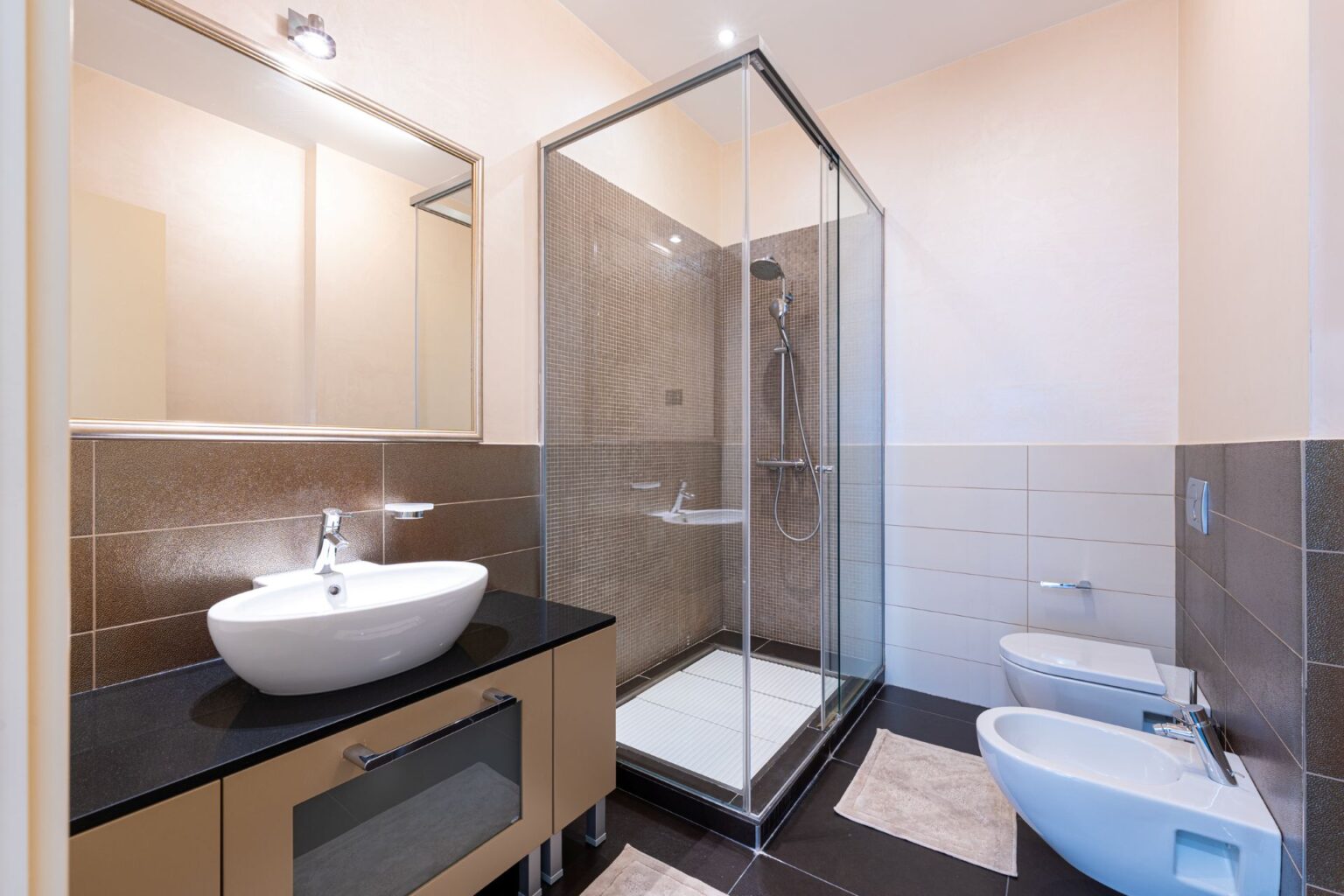 Capital Plaza Furnished Two-bedroom Apartment for Rent