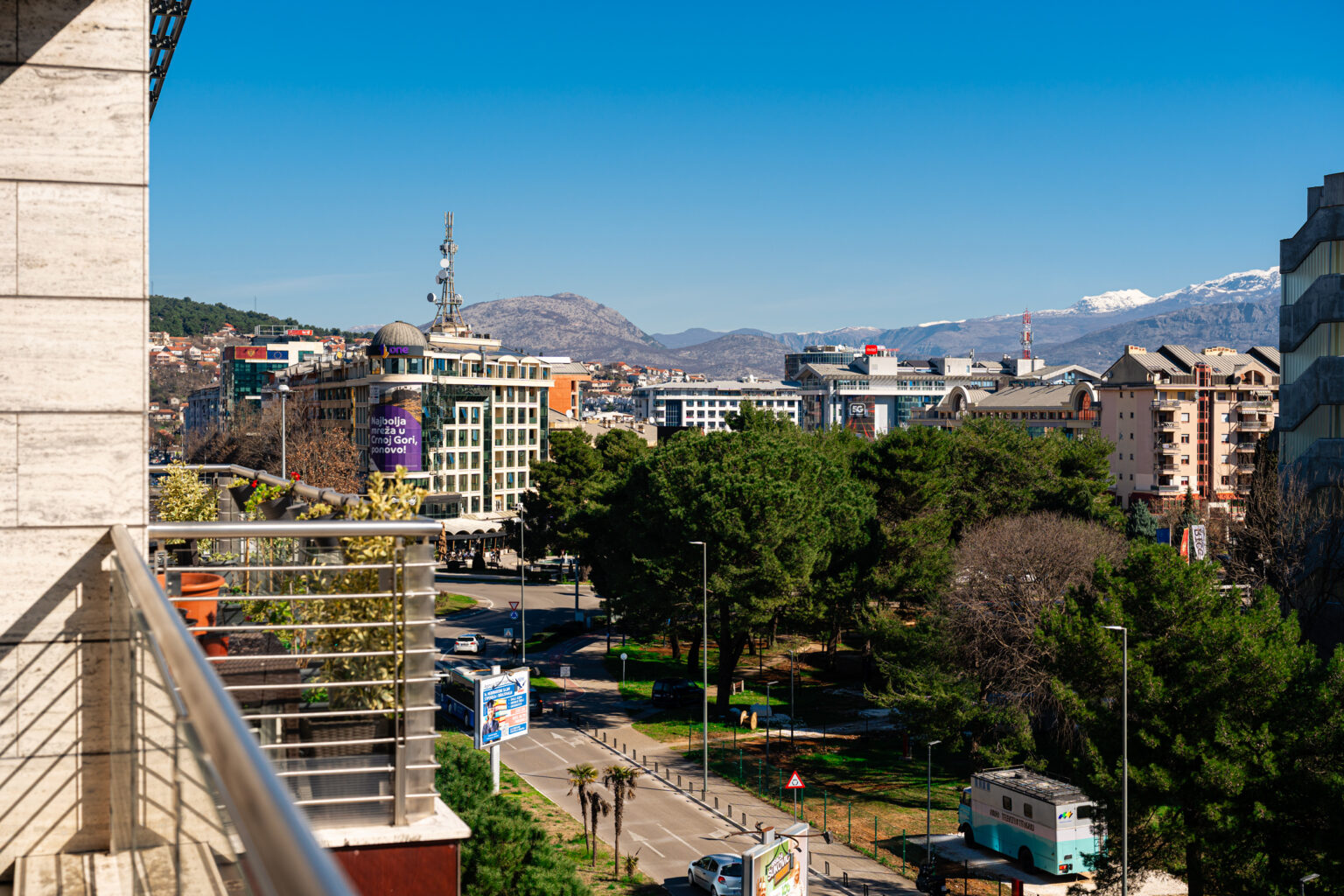 Capital Plaza Furnished Two-bedroom Apartment for Rent