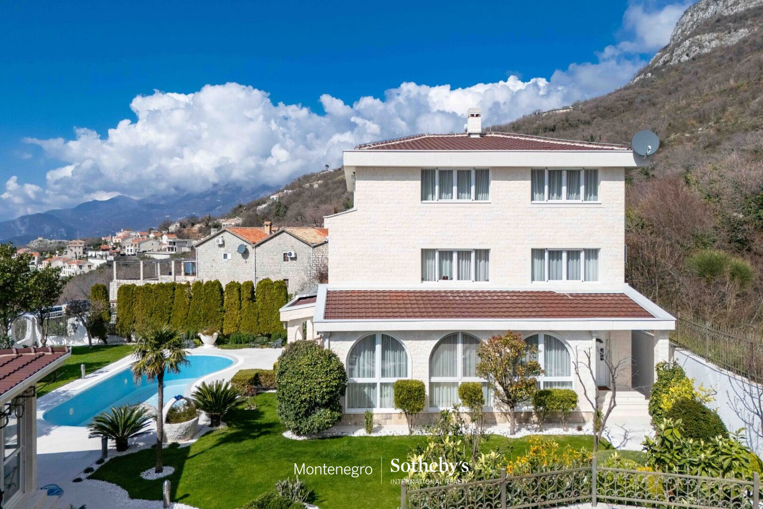 Exclusive residential villa with panoramic sea view, Budva, Blizikuće