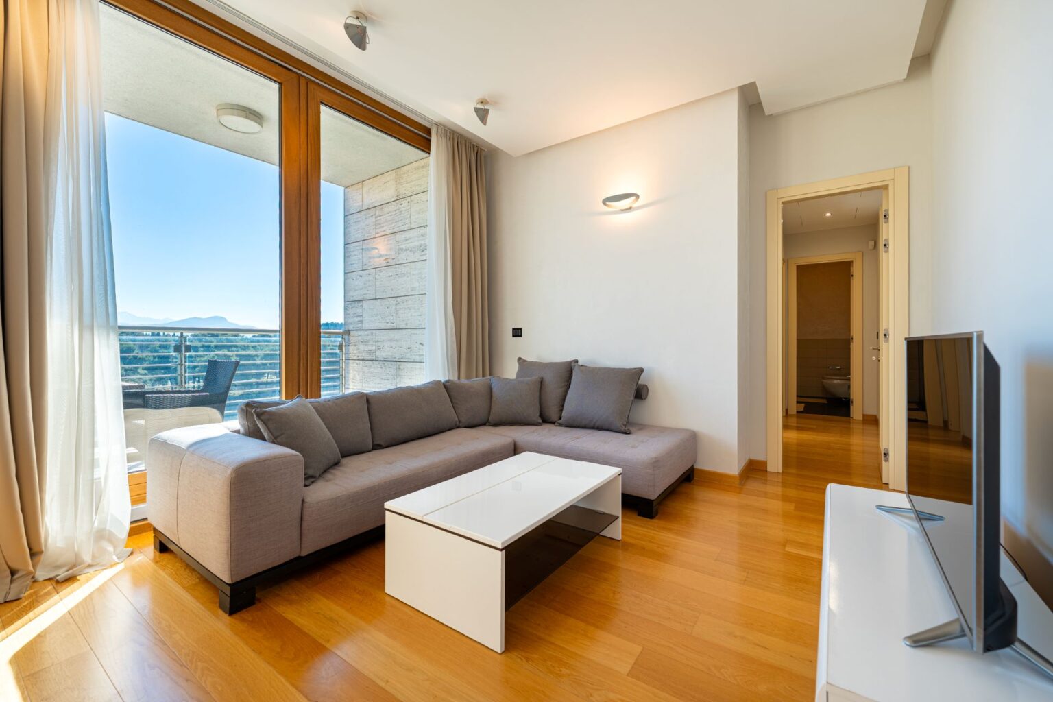 Capital Plaza Furnished Two-bedroom Apartment for Rent